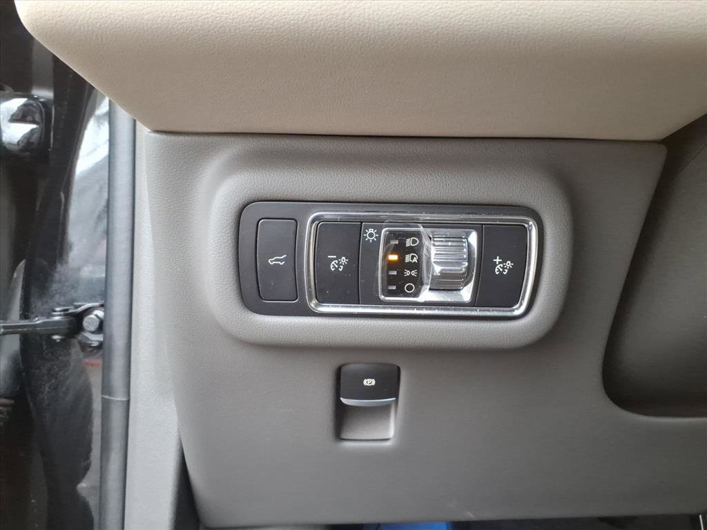 Certified 2024 Lincoln Nautilus Reserve w/ Equipment Group 202A image 15