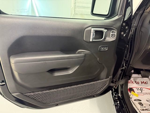 Used 2024 Jeep Gladiator Sport image 13