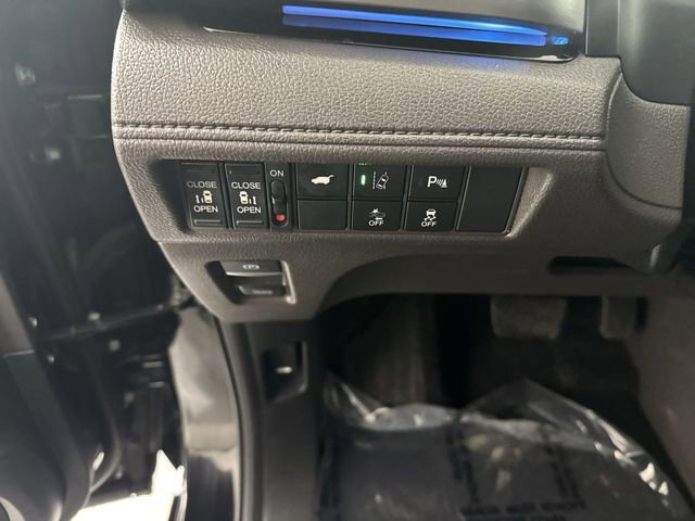 Used 2018 Honda Odyssey Elite image 14
