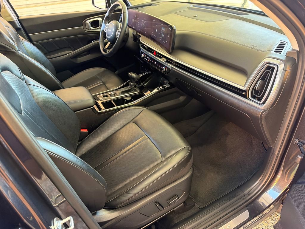 Used 2025 Kia Sorento SX image 27