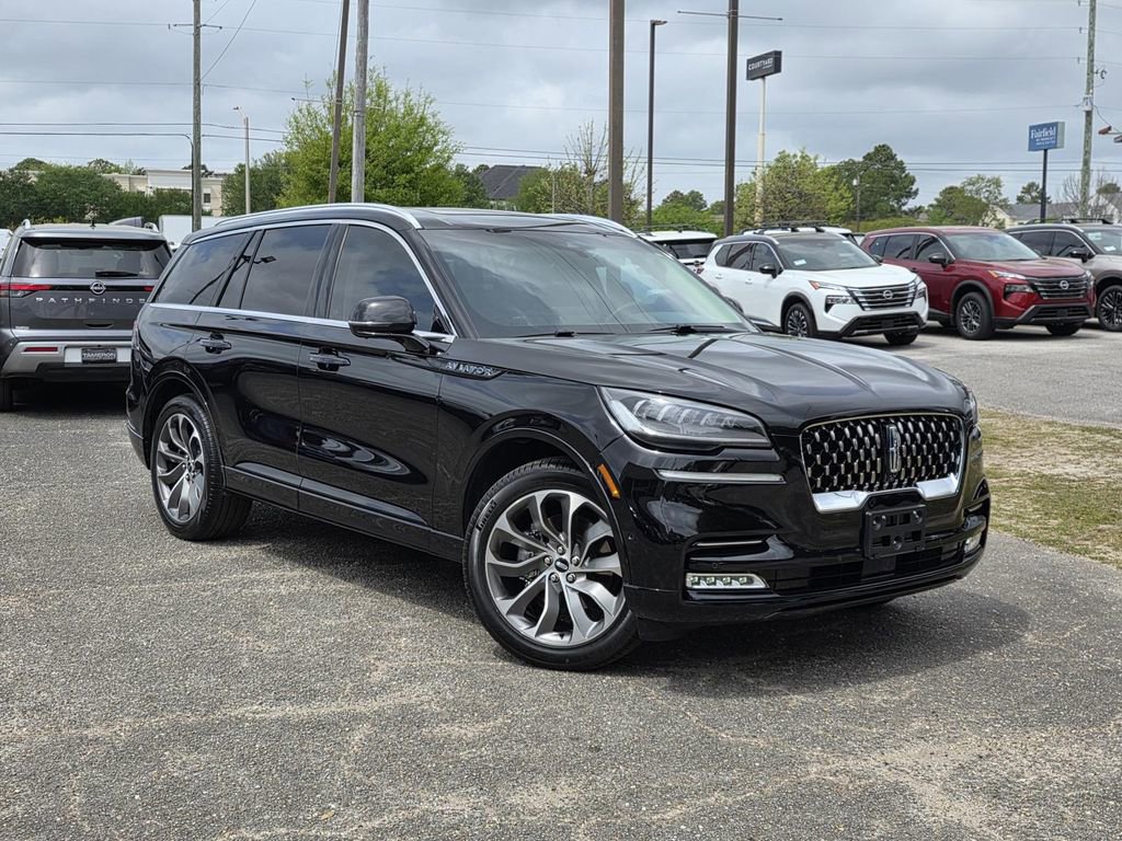 Used 2022 Lincoln Aviator Grand Touring w/ Elements Package Plus image 2