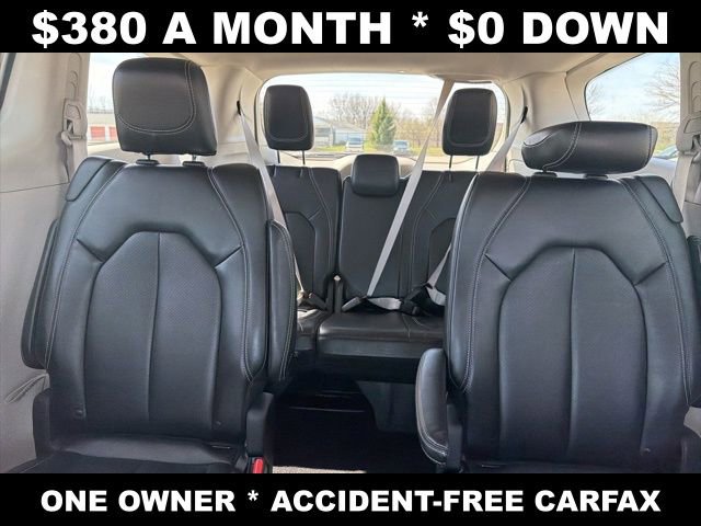 Used 2023 Chrysler Pacifica Touring-L image 27