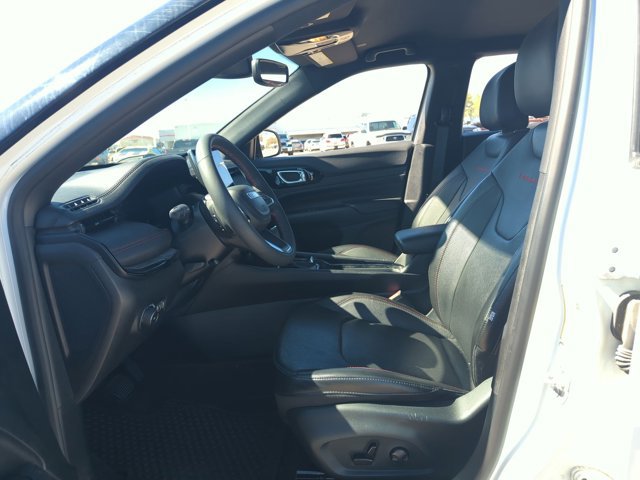 Used 2023 Jeep Compass Trailhawk w/ Trailhawk Elite Group image 13