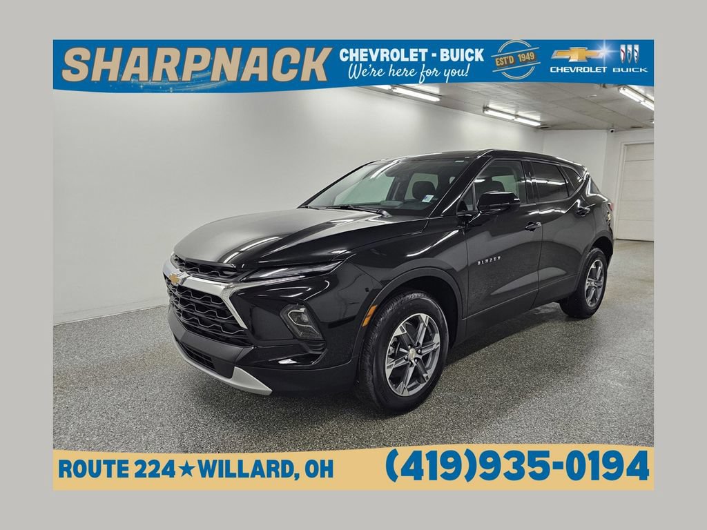 Used 2026 Chevrolet Blazer LT FWD image 1