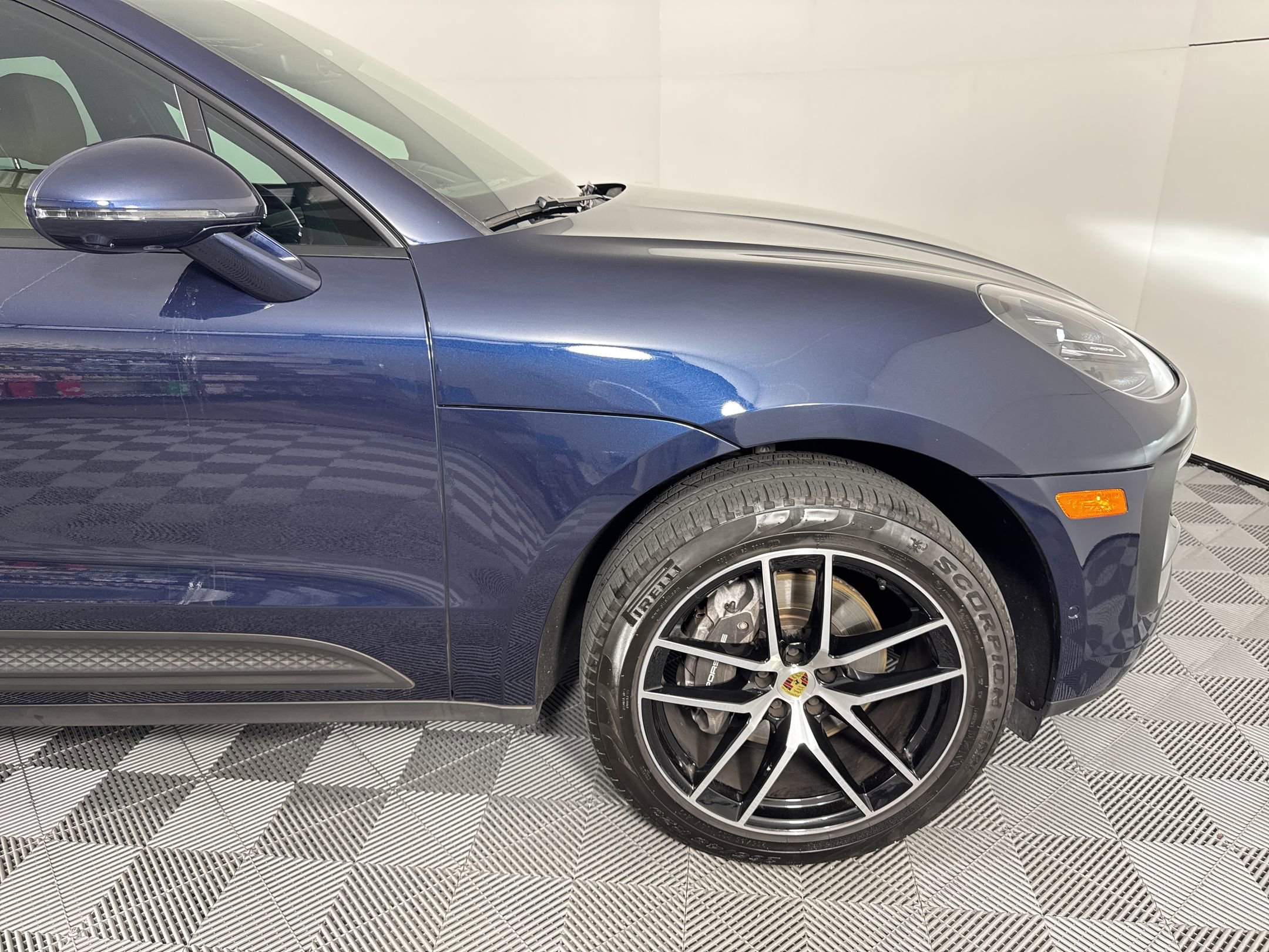Certified 2022 Porsche Macan AWD/4WD image 12