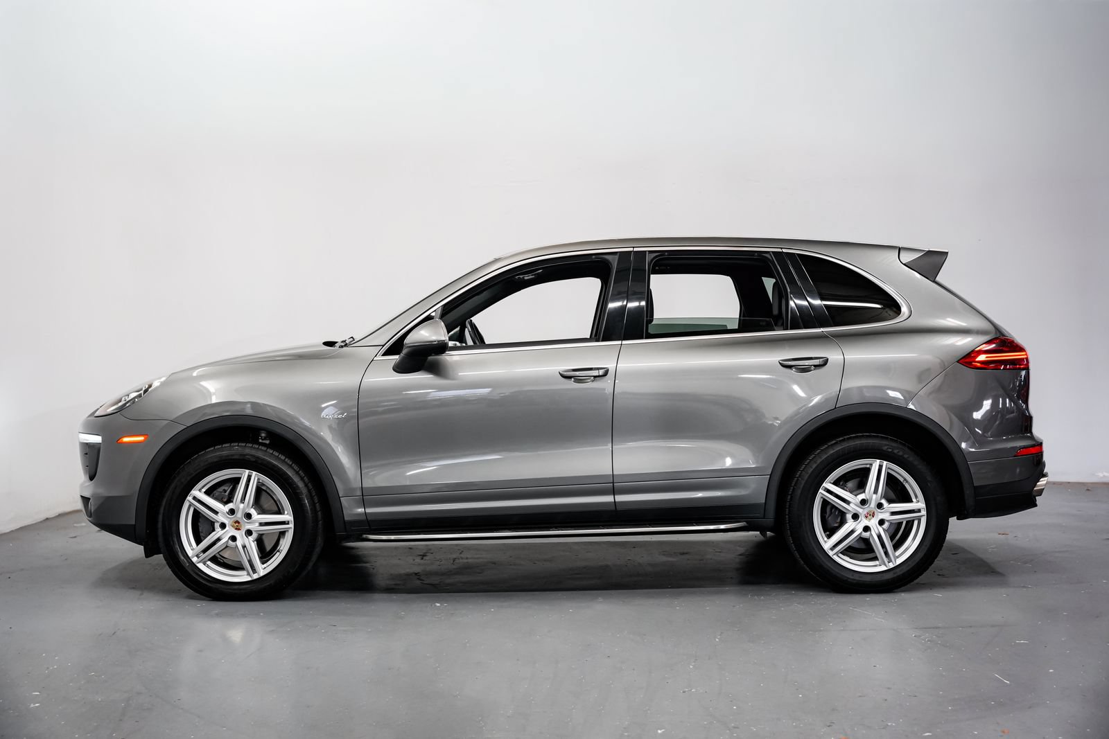 Used 2015 Porsche Cayenne Diesel AWD/4WD image 7