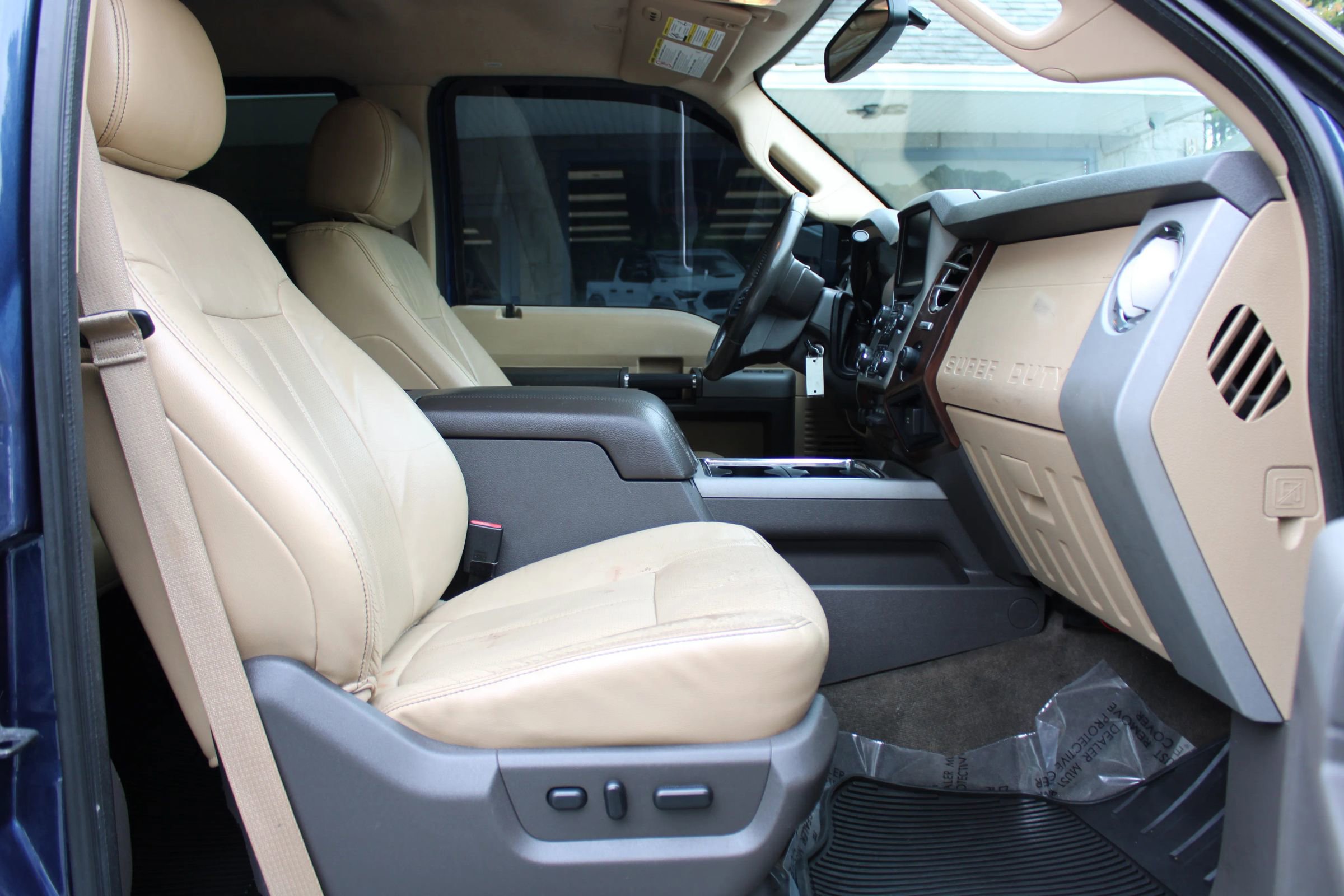 Used 2013 Ford F250 Lariat w/ Lariat Interior Pkg image 7