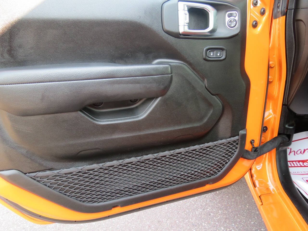Used 2025 Jeep Wrangler Sport AWD/4WD image 14