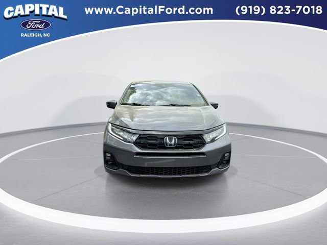 Used 2025 Honda Odyssey Touring image 3