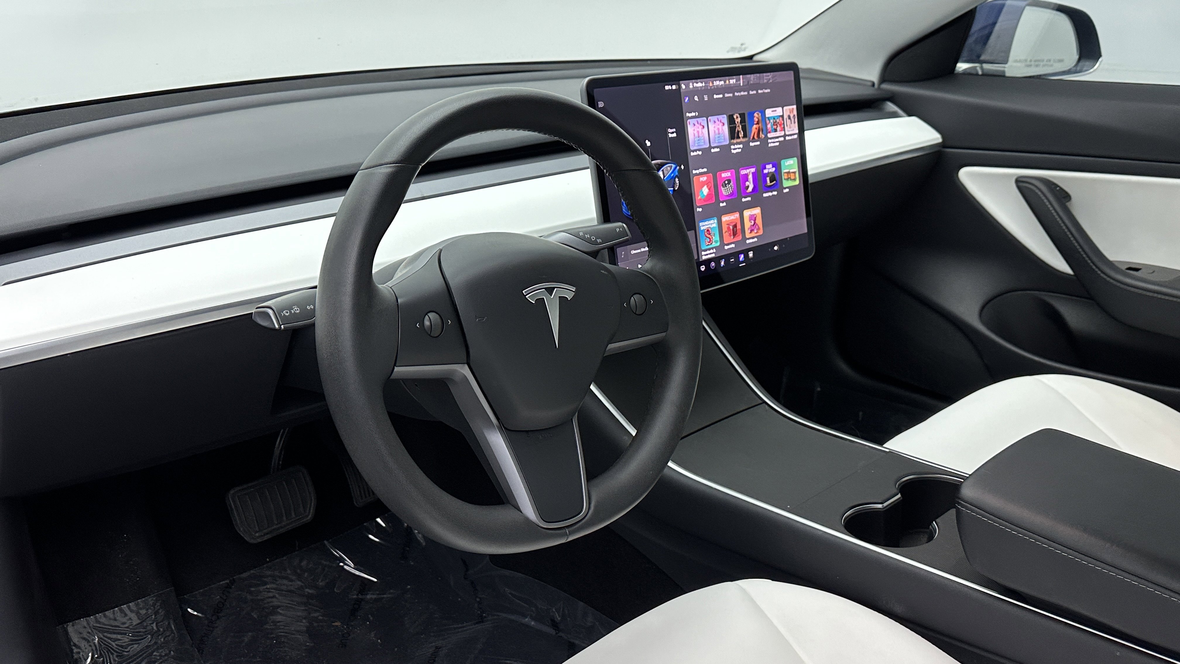 Used 2020 Tesla Model 3 Standard Range Plus image 8