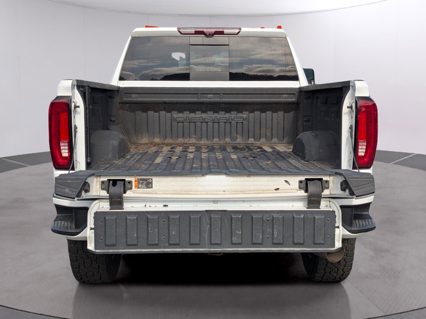 Used 2022 GMC Sierra 2500 Denali w/ Denali Ultimate Package AWD/4WD image 9