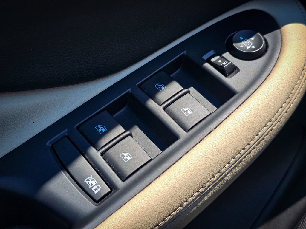 Used 2020 Buick Envision Premium AWD/4WD image 11