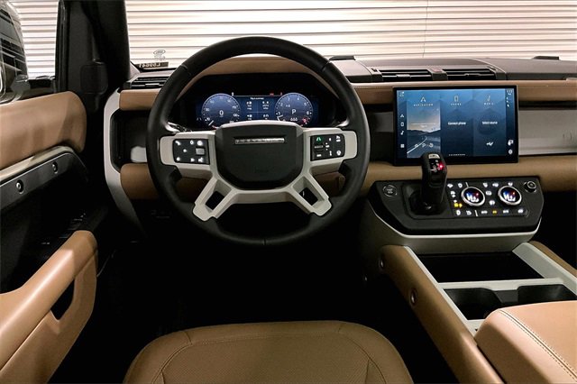 Used 2025 Land Rover Defender 110 S image 4