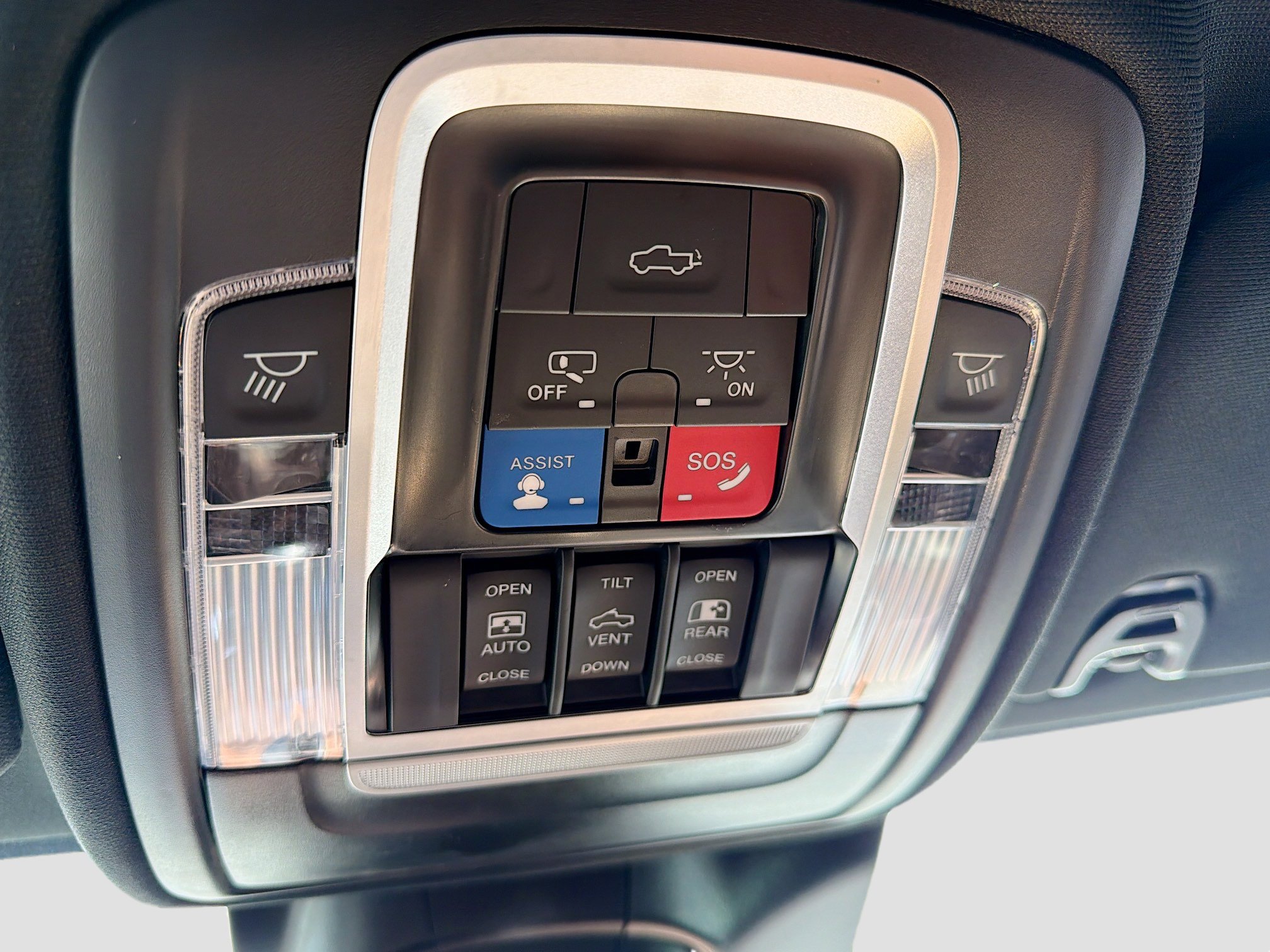 Used 2023 RAM 2500 Limited image 46