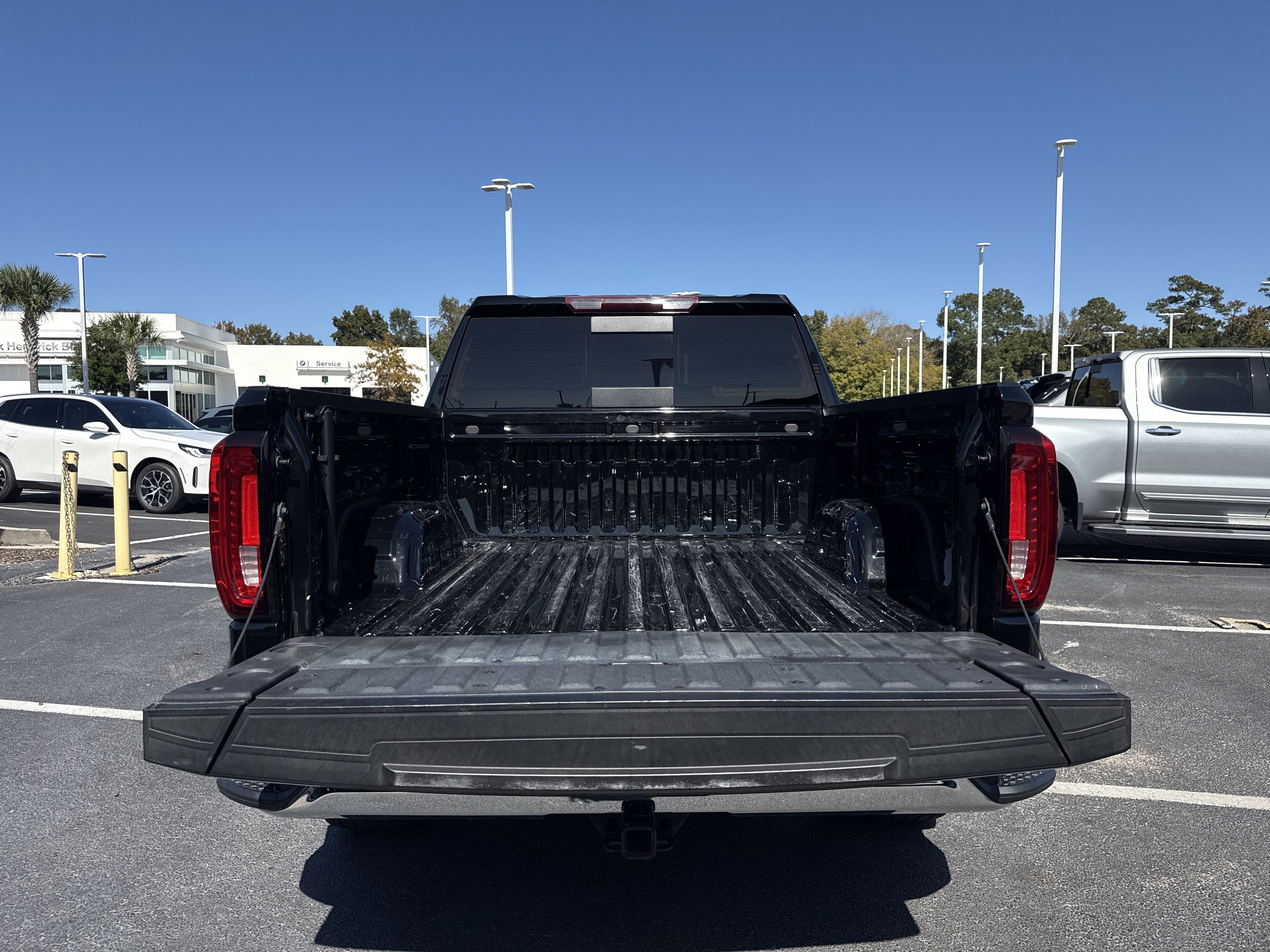 Used 2023 GMC Sierra 1500 SLT w/ SLT Convenience Package AWD/4WD image 32