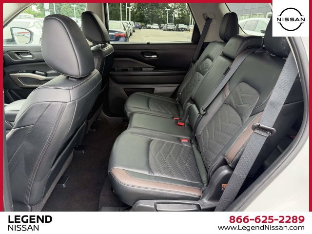 Certified 2024 Nissan Pathfinder Platinum w/ Cargo Package AWD/4WD image 19