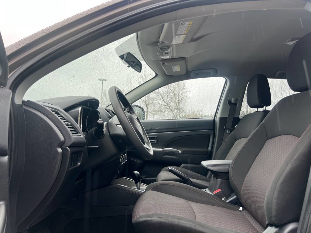 Used 2018 Mitsubishi Outlander Sport ES image 9