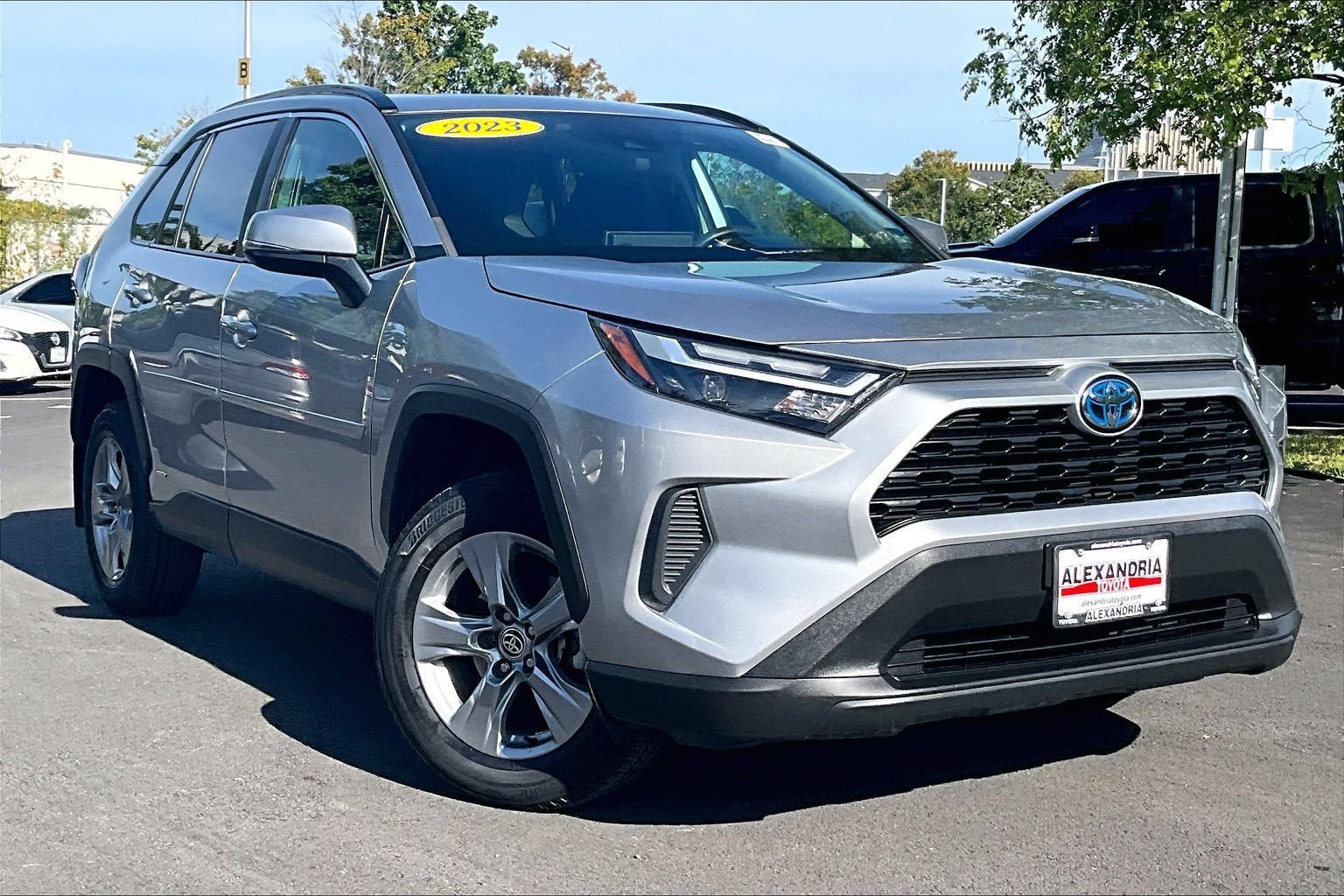Used 2023 Toyota RAV4 XLE w/ Convenience Package AWD/4WD image 2