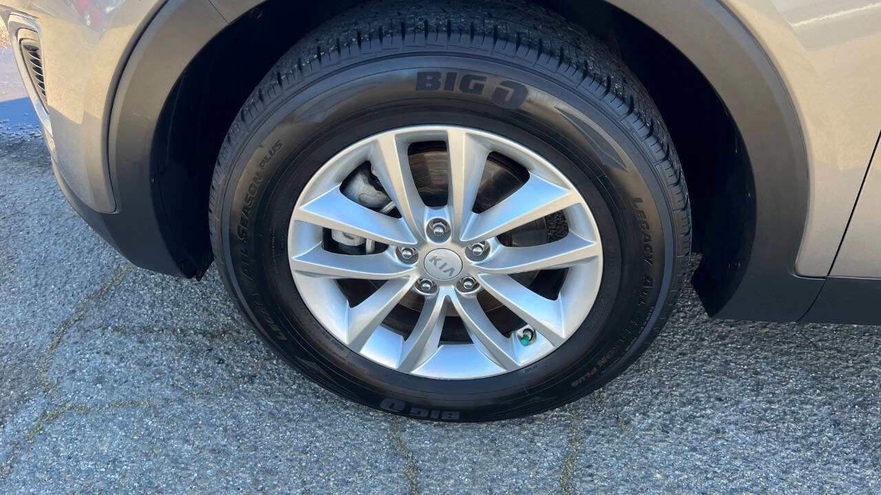 Used 2016 Kia Sorento LX 4dr SUV image 29