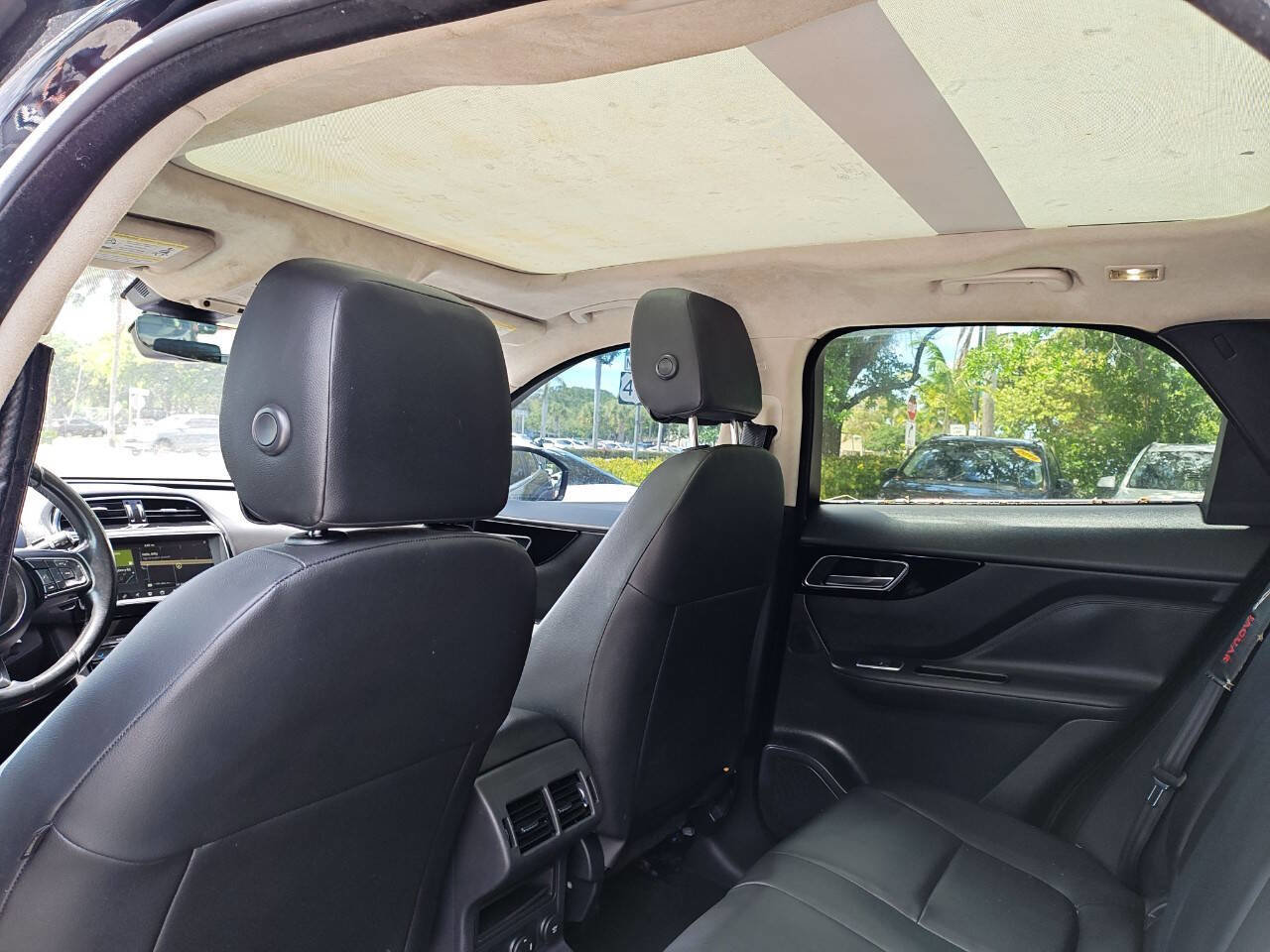 Used 2019 Jaguar F-PACE AWD/4WD image 36