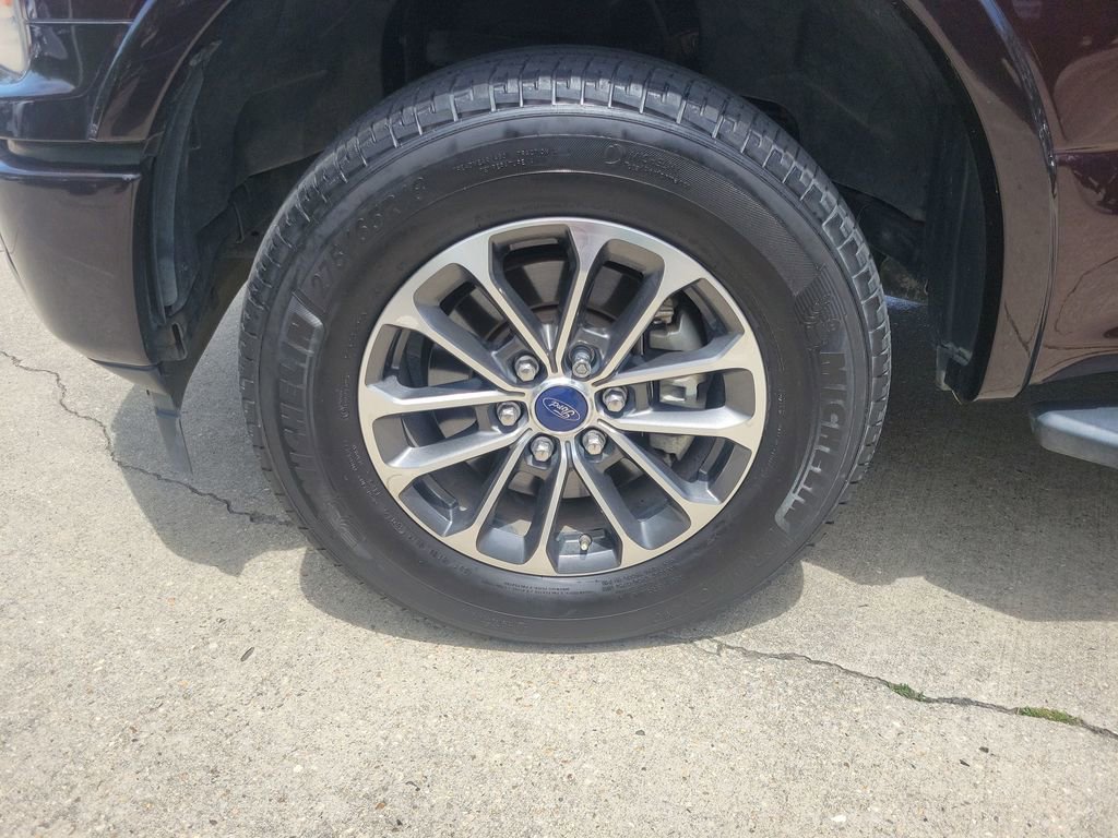 Used 2018 Ford F150 XLT w/ Equipment Group 302A Luxury AWD/4WD image 30