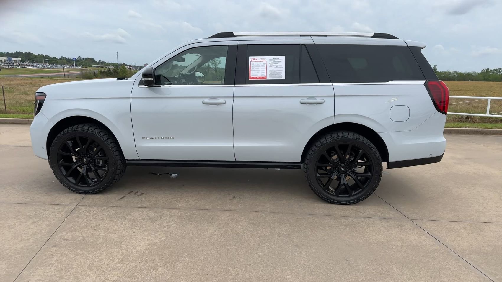 Used 2025 Ford Expedition Platinum AWD/4WD image 6