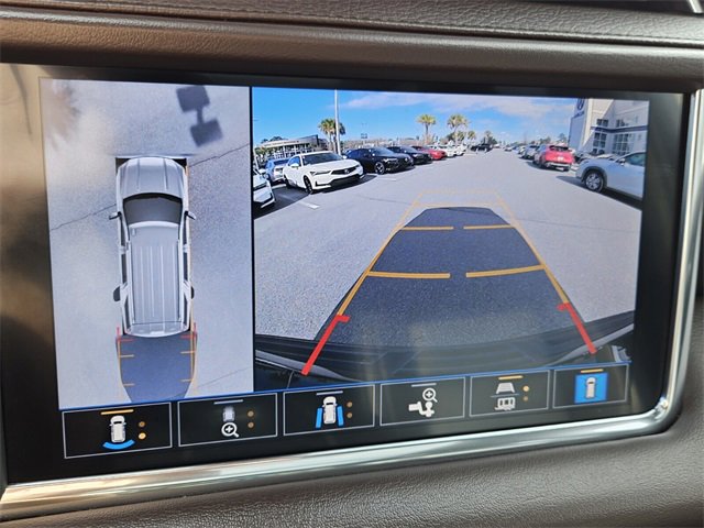 Used 2021 GMC Yukon Denali w/ Denali Premium Package image 9