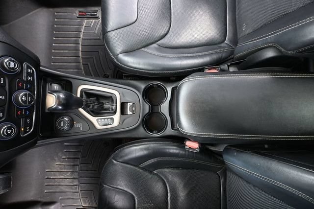 Used 2015 Jeep Cherokee Limited w/ Luxury Group AWD/4WD image 36