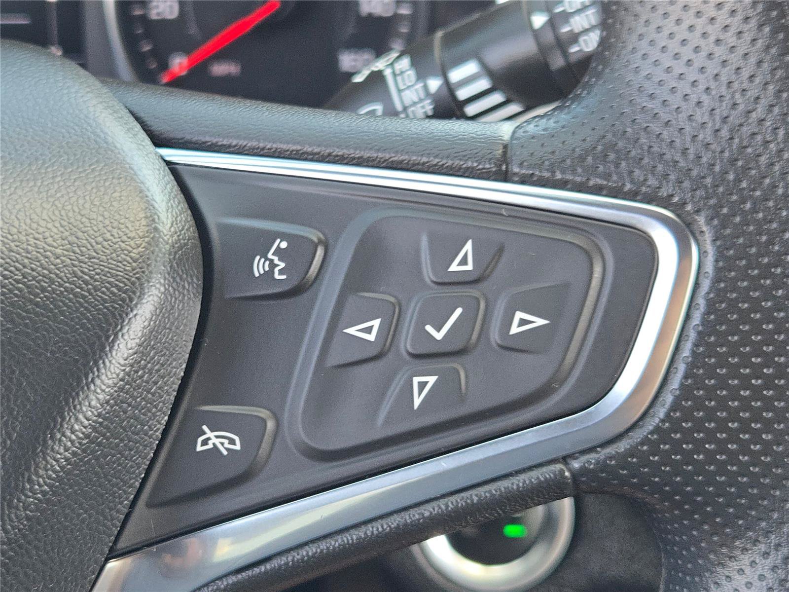Used 2024 Chevrolet Equinox LS w/ LS Convenience Package FWD image 33