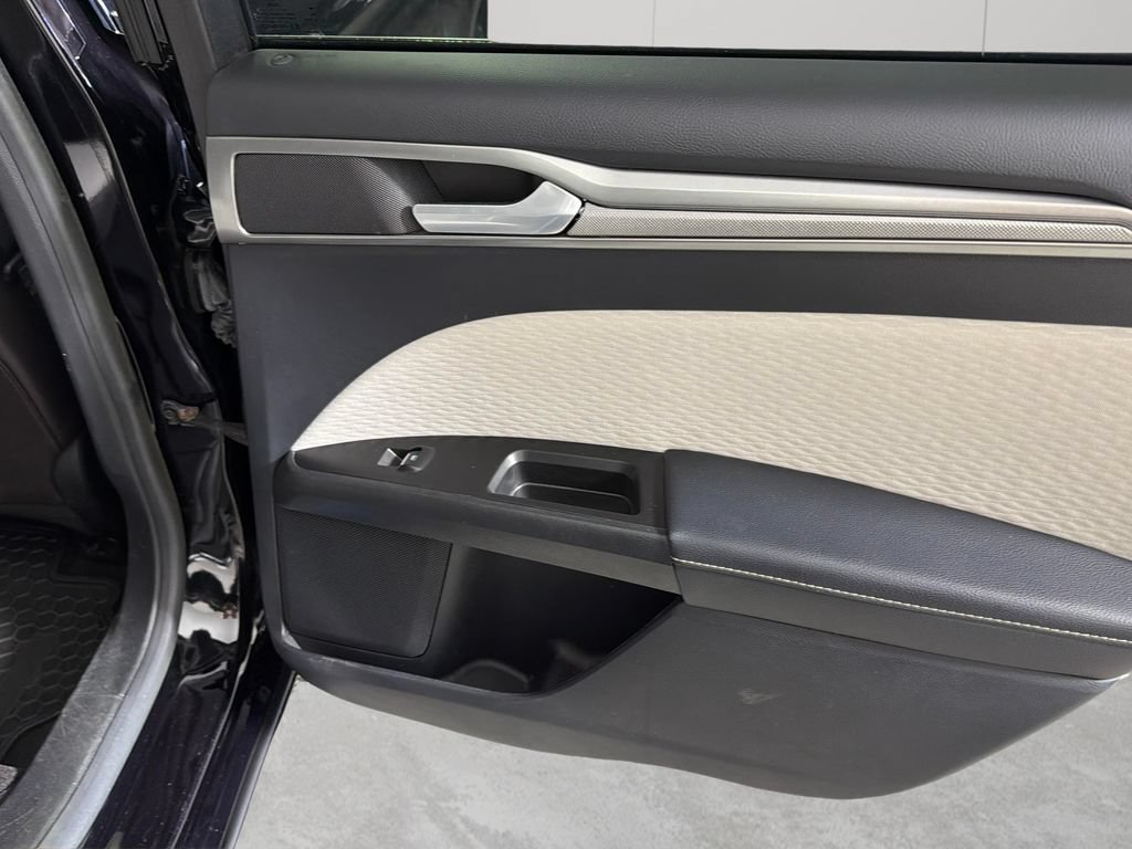 Used 2019 Ford Fusion SE w/ Equipment Group 151A FWD image 32