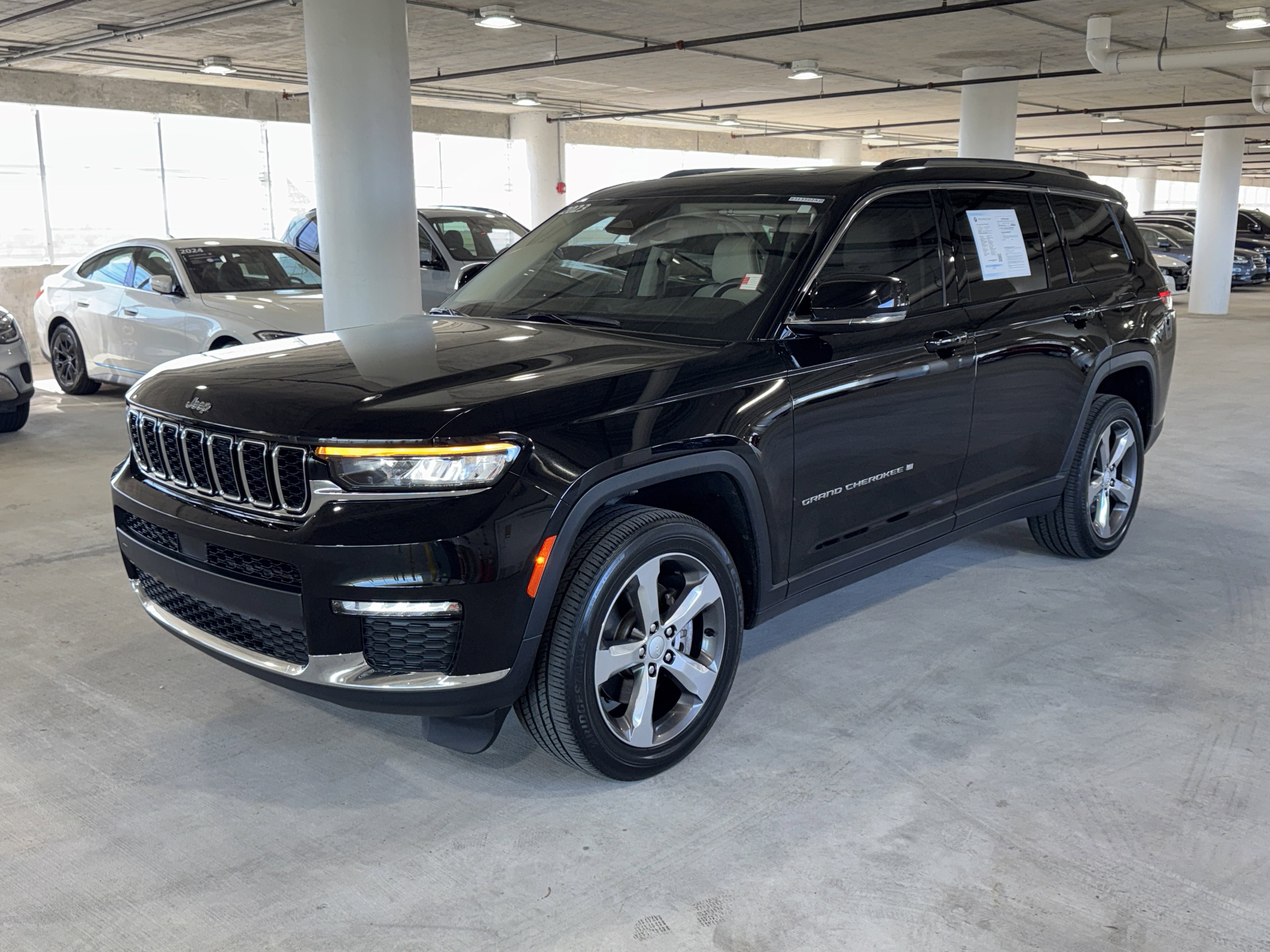 Used 2022 Jeep Grand Cherokee L Limited image 4
