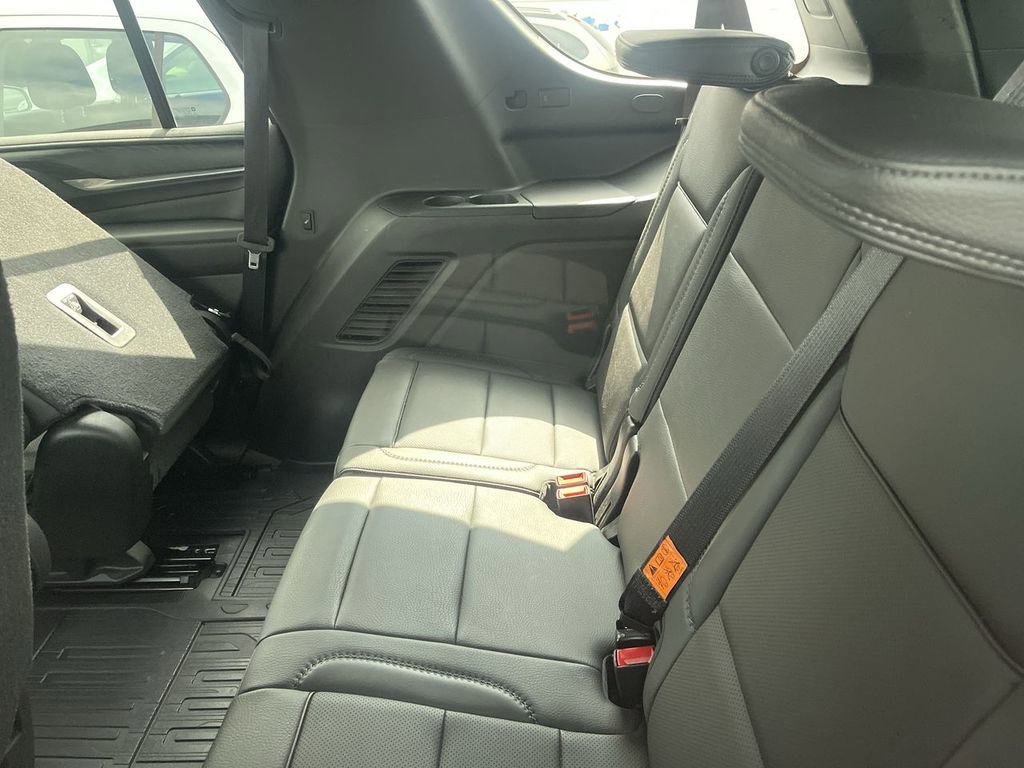 Used 2021 GMC Yukon Denali w/ Denali Premium Package AWD/4WD image 5