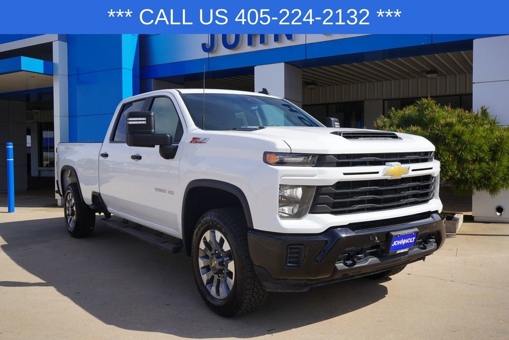 Used 2025 Chevrolet Silverado 2500 Custom w/ Custom Value Package image 2