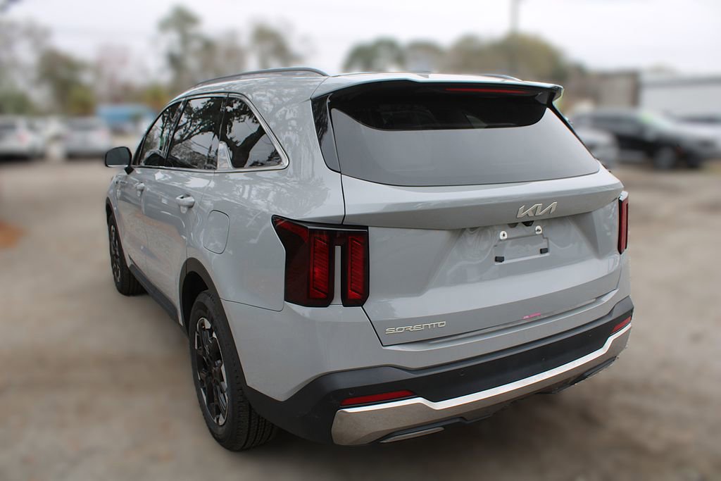 Certified 2025 Kia Sorento S w/ Panoramic Sunroof Package image 12