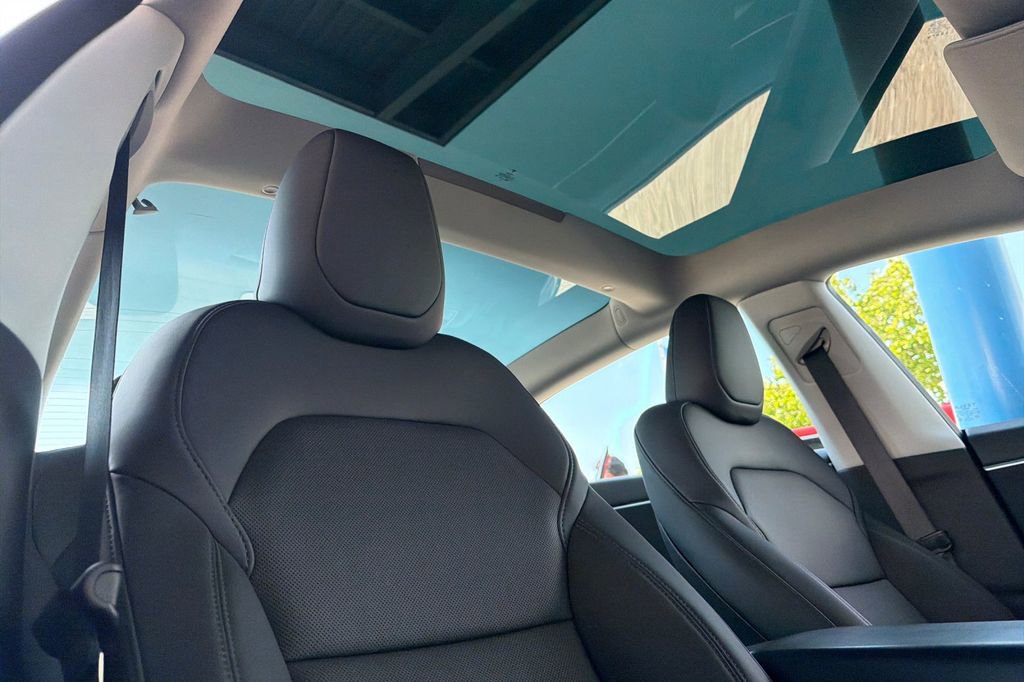 Used 2025 Tesla Model 3 Long Range AWD/4WD image 16