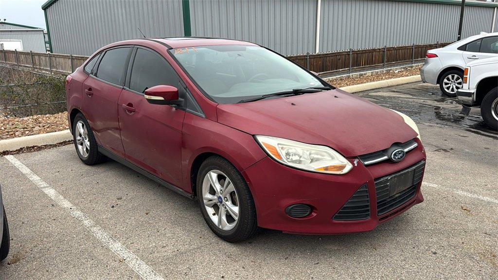 Used 2013 Ford Focus SE w/ SE Winter Pkg image 3