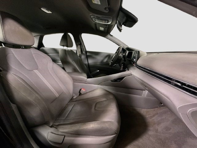 Used 2024 Hyundai Elantra SE FWD image 27