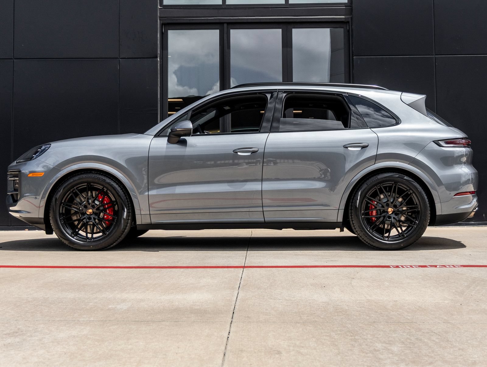 New 2026 Porsche Cayenne S AWD/4WD image 2