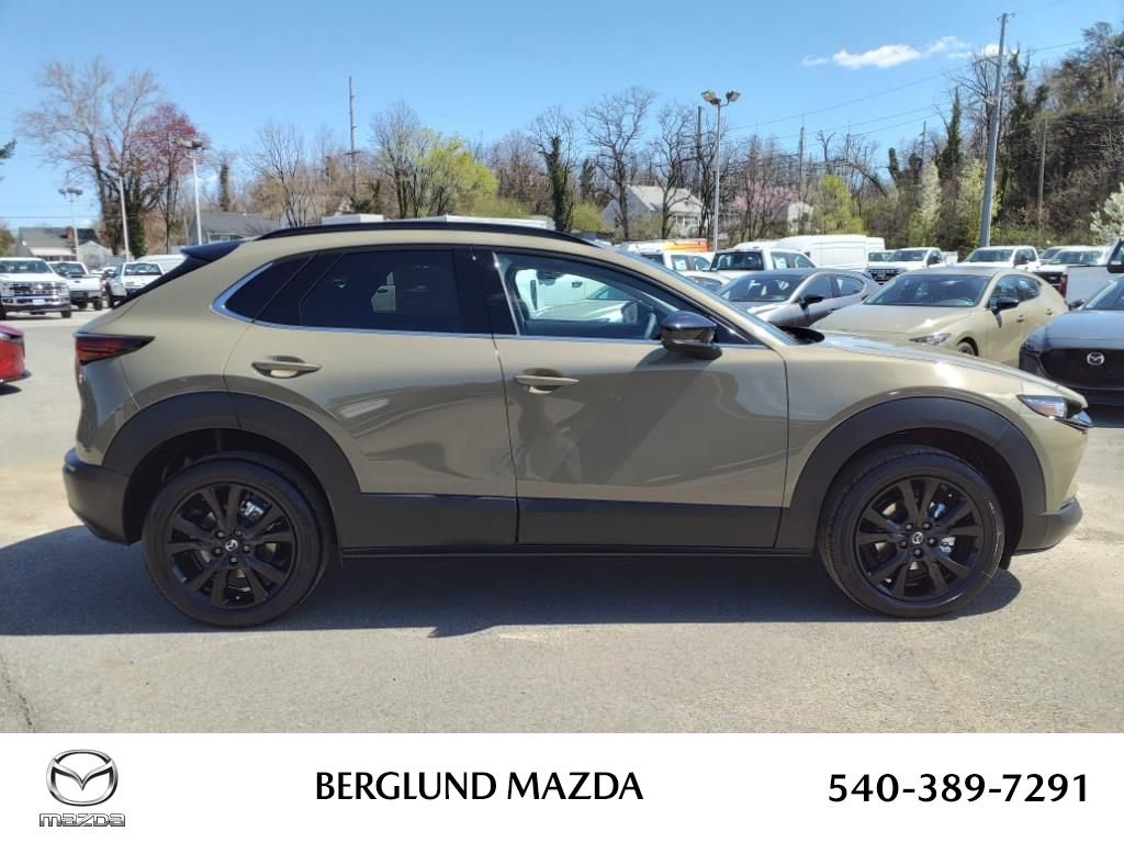 New 2025 MAZDA CX-30 Carbon image 4