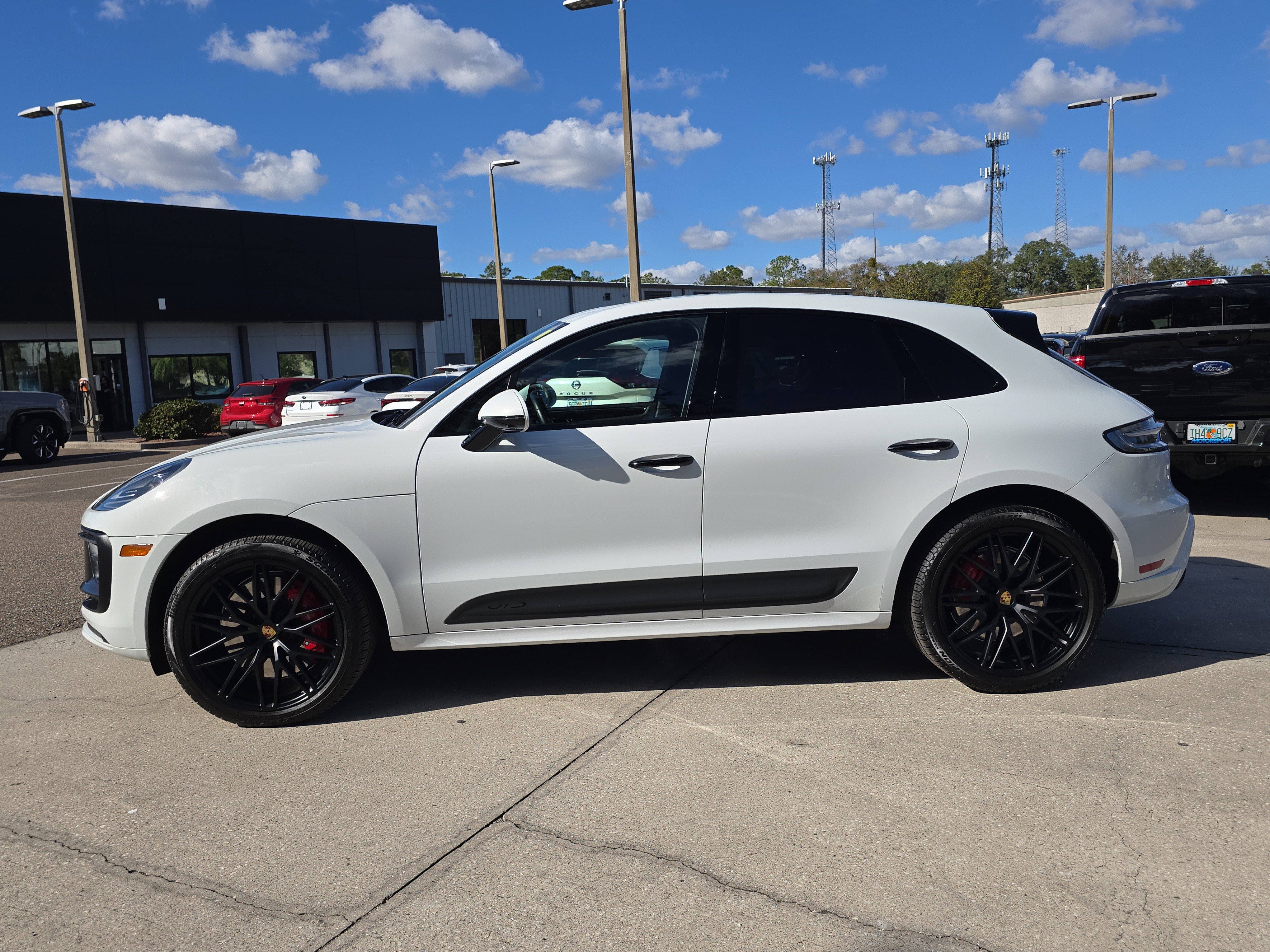 Used 2024 Porsche Macan GTS image 5