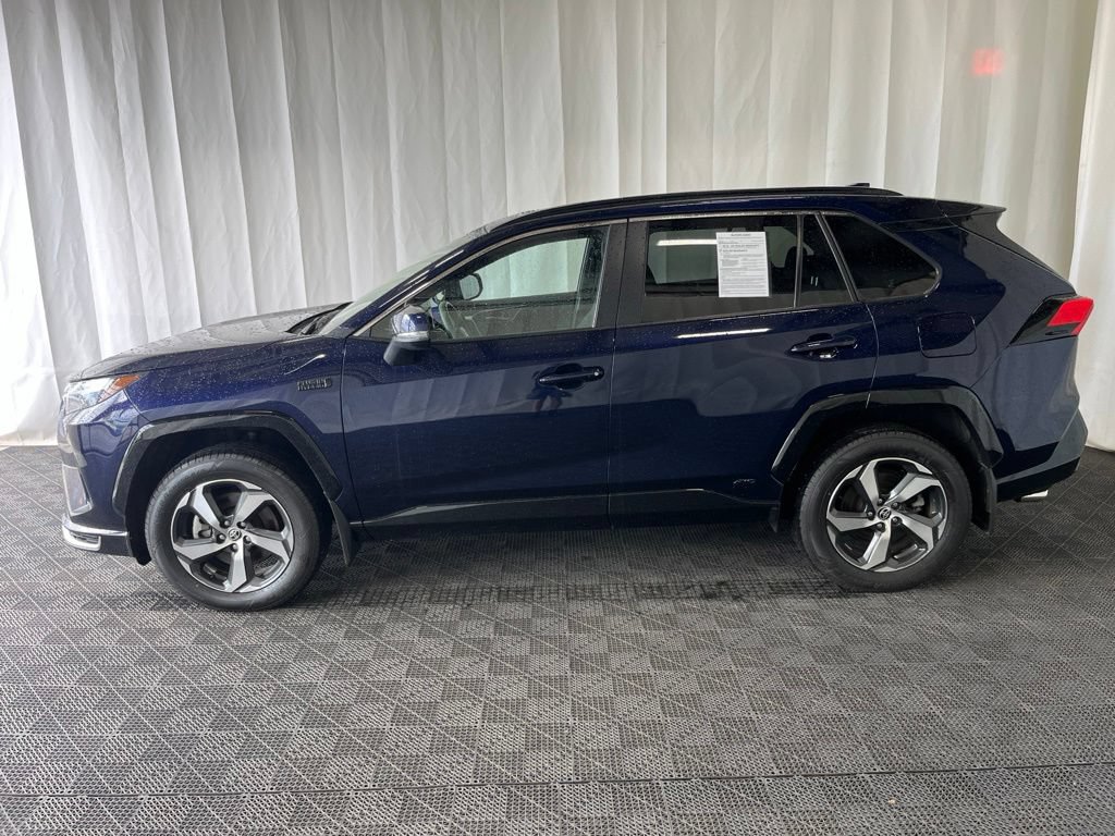Used 2024 Toyota RAV4 SE w/ Weather & Moonroof Package AWD/4WD image 27