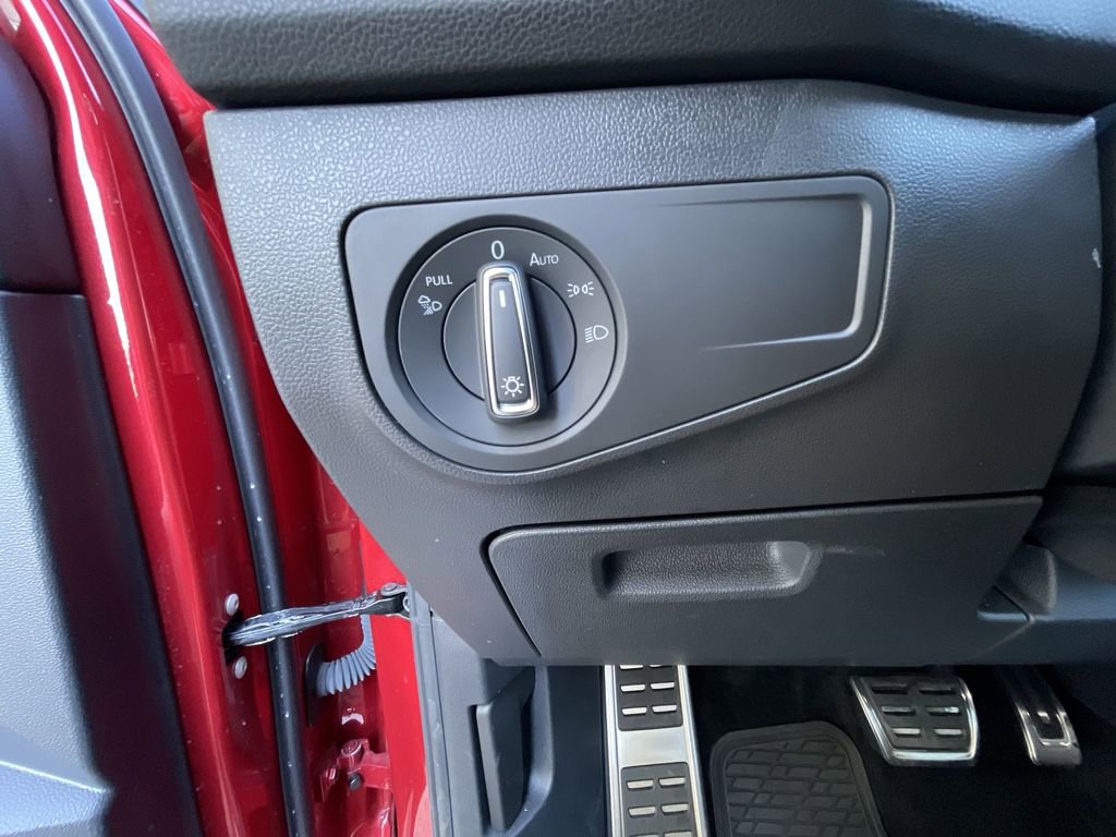 Used 2024 Volkswagen Tiguan SEL R-Line image 17