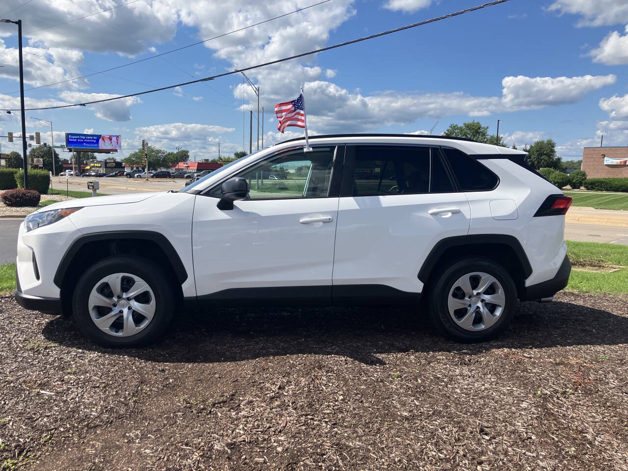 Used 2021 Toyota RAV4 LE FWD image 7