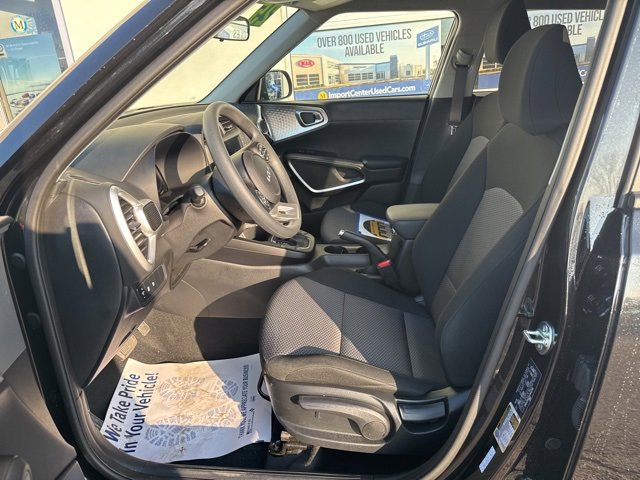 Certified 2025 Kia Soul LX image 8