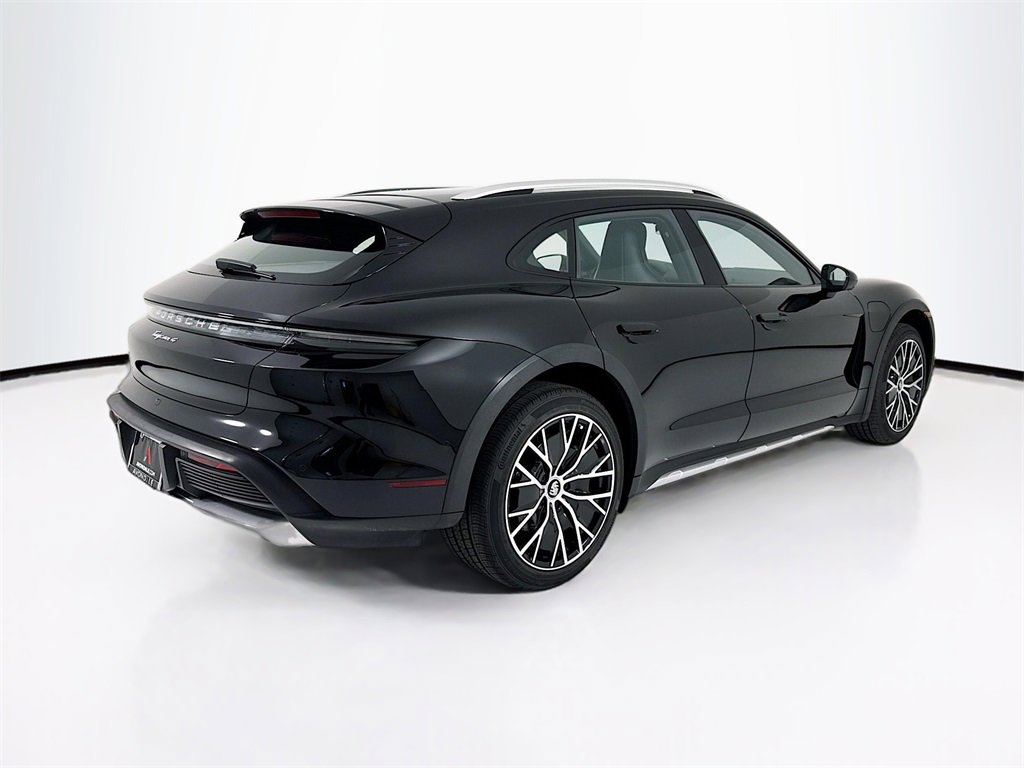 Certified 2022 Porsche Taycan 4 Cross Turismo image 9