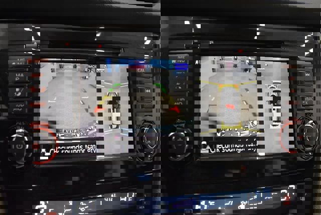 Used 2020 Nissan Rogue Sport SL image 8