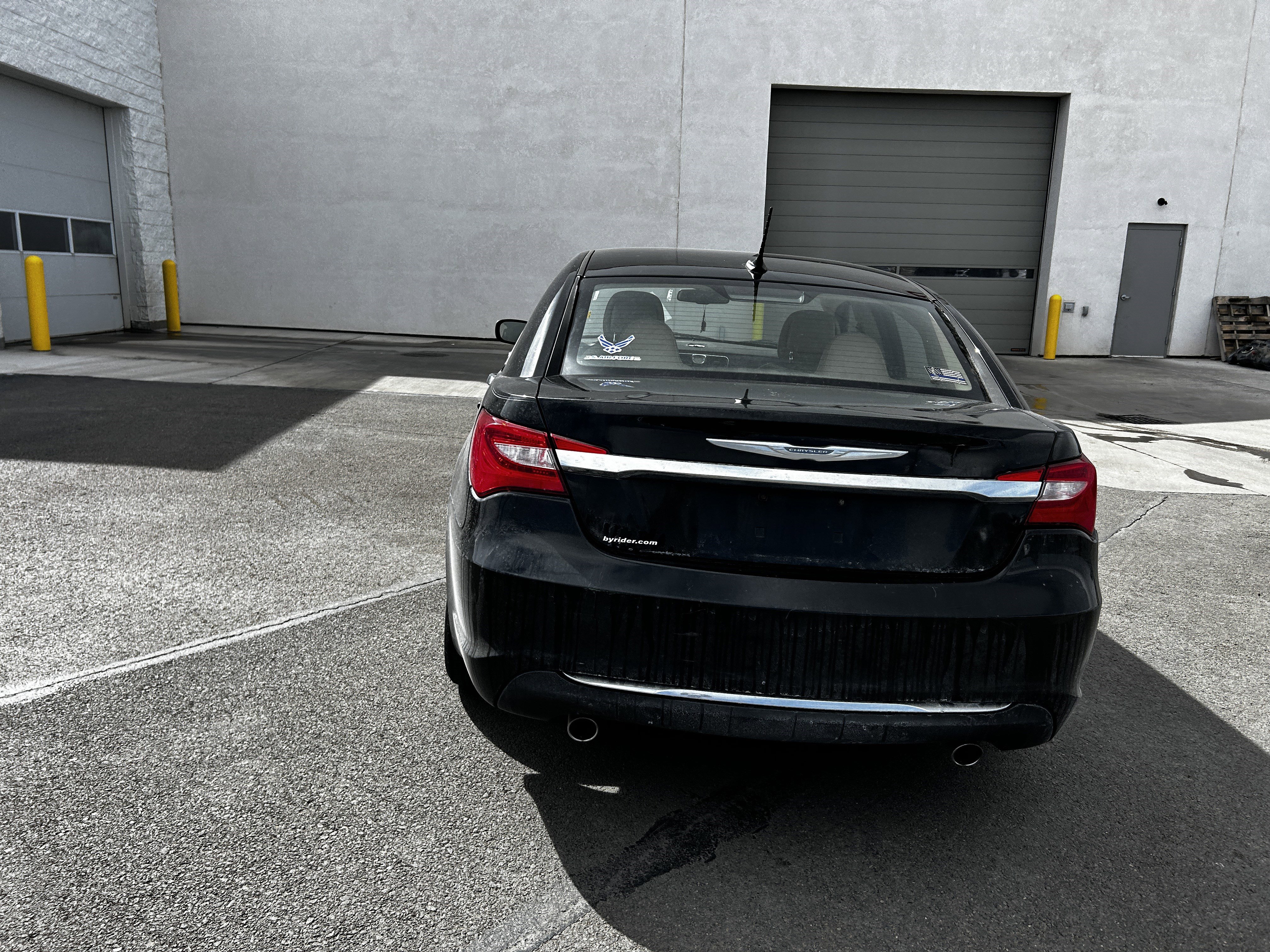 Used 2014 Chrysler 200 Limited w/ Sun/Sound Group image 4