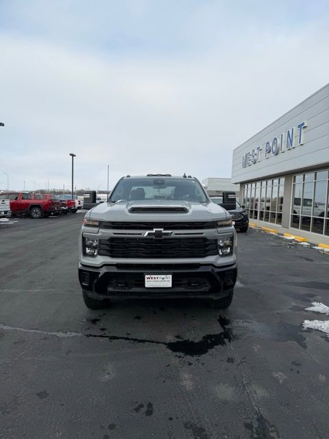 Used 2025 Chevrolet Silverado 2500 Custom image 3