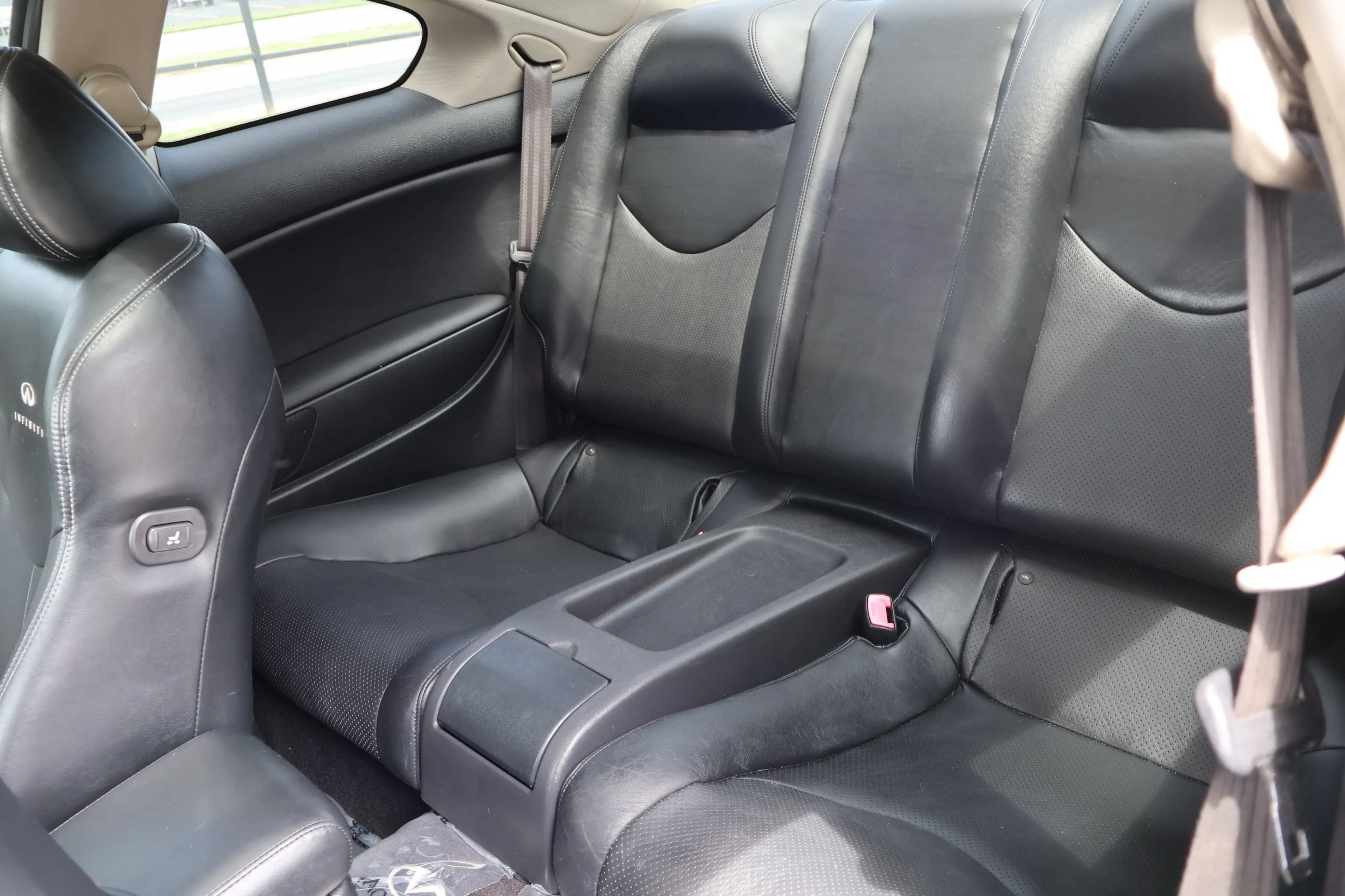 Used 2010 INFINITI G37 Sport w/ Navigation Pkg RWD image 35