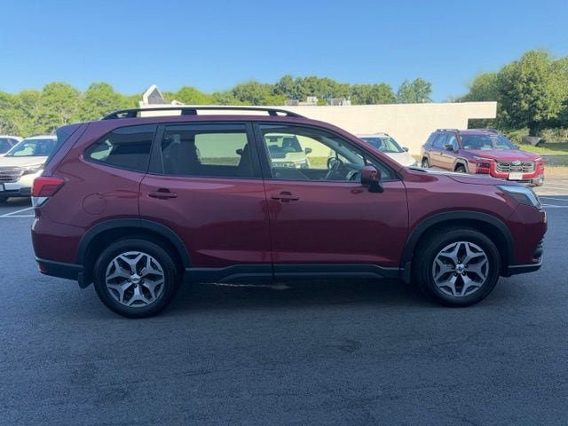 Used 2023 Subaru Forester Premium AWD/4WD image 5